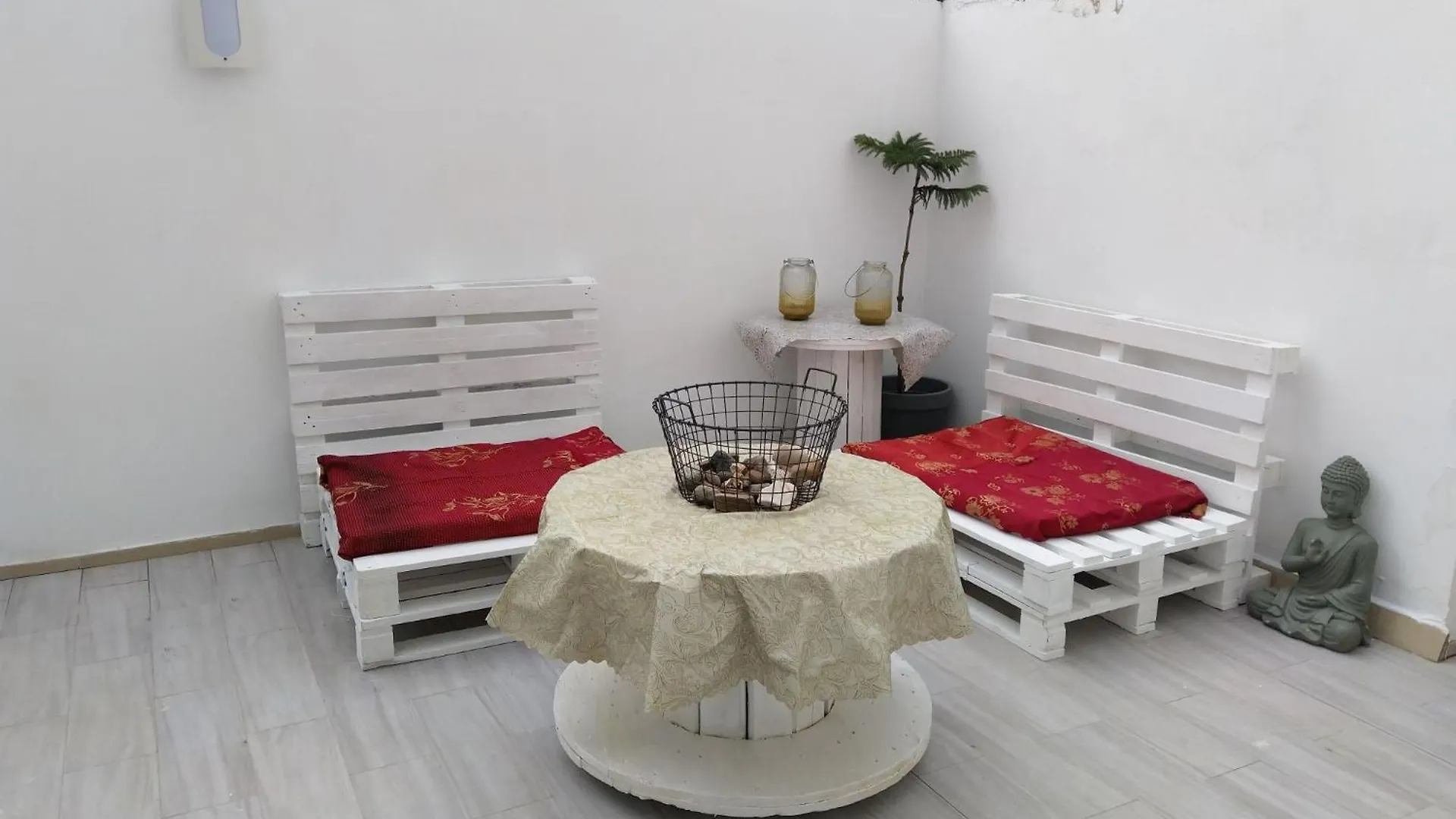 Sweet Home Casablanca 0*,